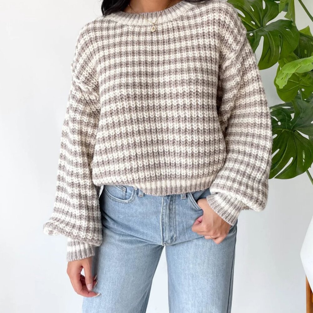 Manhattan Sweater In Stone Size Small